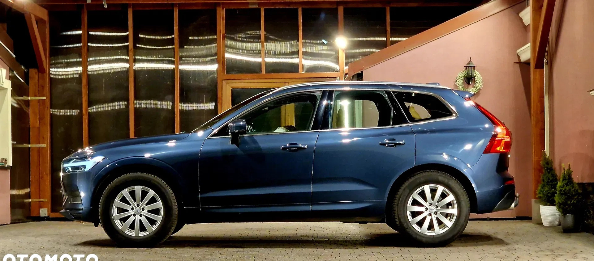 Volvo XC 60 cena 92999 przebieg: 250000, rok produkcji 2018 z Stary Sącz małe 667